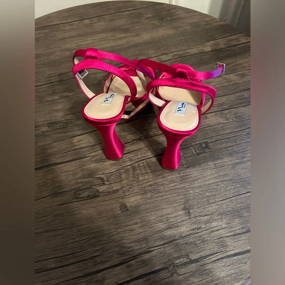 Pink - Picture 3 of 4